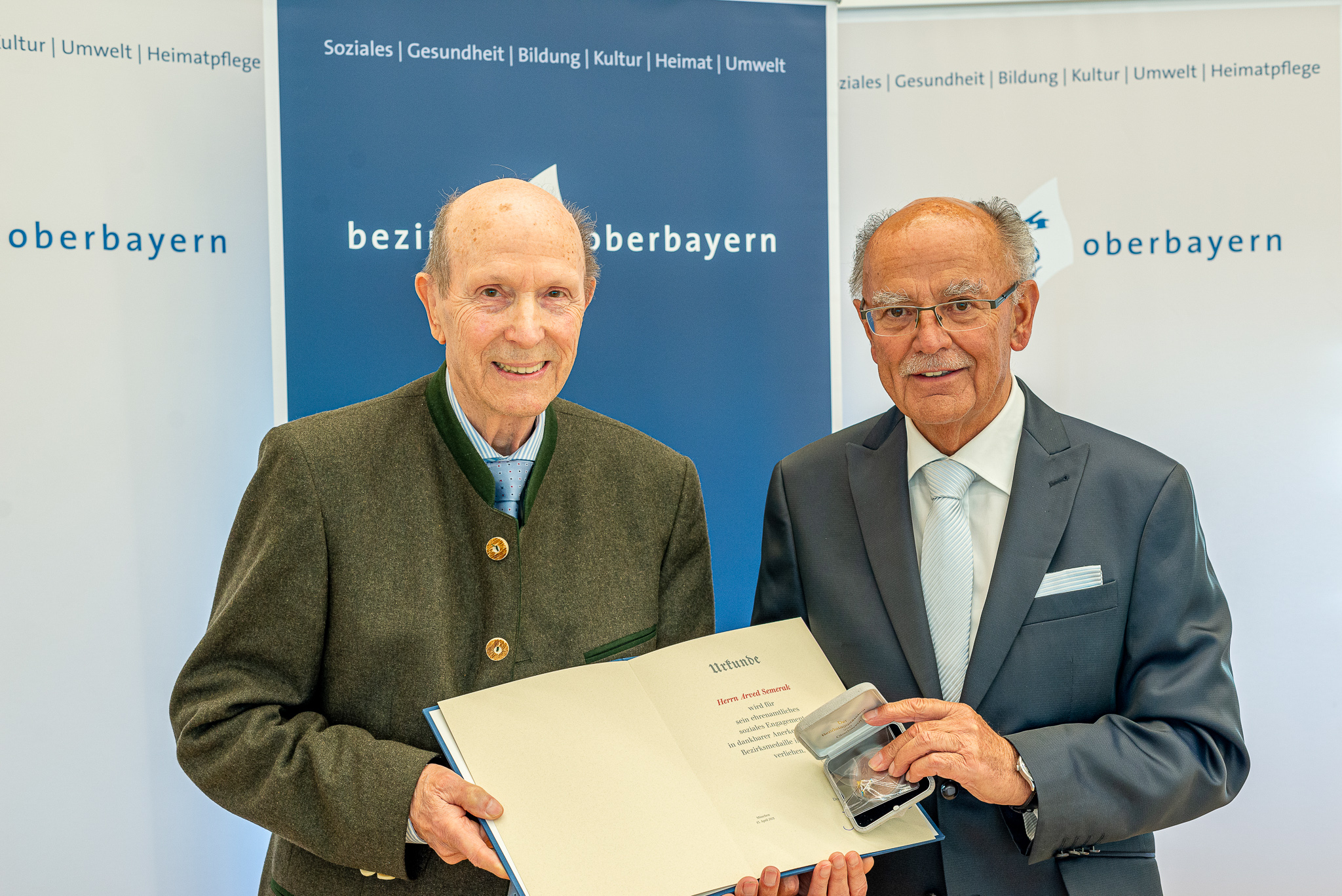Ehrung von Alfred Semerak aus München